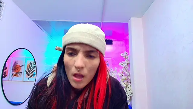 Dafne huges online show from 09/13/25, 07:35