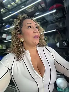 Katti Barrera online show from 07/16/26, 06:25