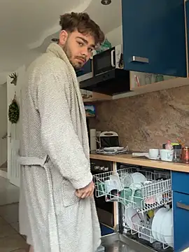 JuNIs  online show from 10/20/25, 09:54