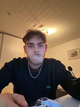 JuNIs  online show from 10/21/25, 05:02