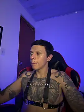 Snapshot of goodboy69l chatting on 04/04/26, 04:37 goodboy69l online show from 04/04/26, 04:37
