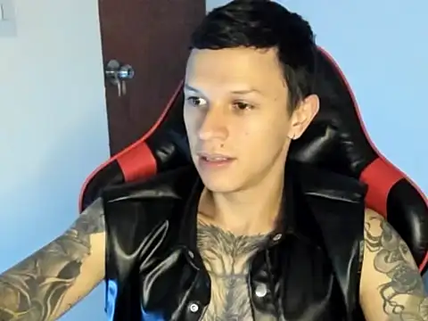 Snapshot of goodboy69l chatting on 05/20/26, 12:39 goodboy69l online show from 05/20/26, 12:39