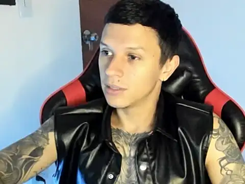 Snapshot of goodboy69l chatting on 05/23/26, 02:43 goodboy69l online show from 05/23/26, 02:43
