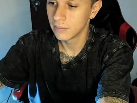 Snapshot of goodboy69l chatting on 06/07/26, 12:04 goodboy69l online show from 06/07/26, 12:04
