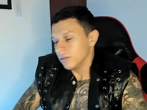Snapshot of goodboy69l chatting on 06/10/26, 12:26 goodboy69l online show from 06/10/26, 12:26