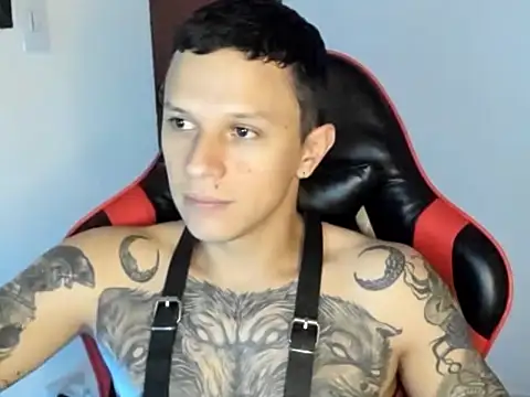 Snapshot of goodboy69l chatting on 06/12/26, 02:38 goodboy69l online show from 06/12/26, 02:38