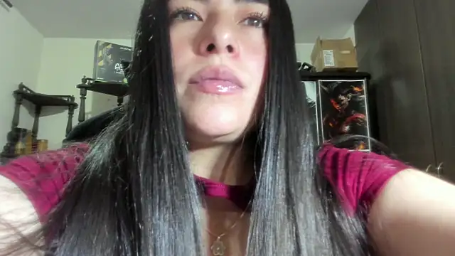 Snapshot of missexy303av chatting on 03/04/25, 05:00 missexy303av online show from 03/04/25, 05:00