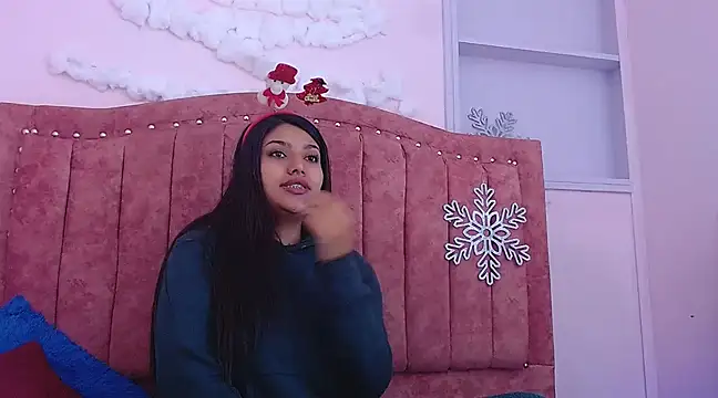 SarahStones online show from 12/19/24, 10:56