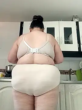 Snapshot of Madisonpalacio chatting on 10/28/25, 01:58 Madisonpalacio online show from 10/28/25, 01:58