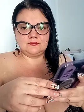 Snapshot of Madisonpalacio chatting on 11/24/25, 05:01 Madisonpalacio online show from 11/24/25, 05:01