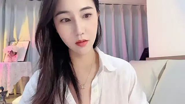 Snapshot of newwell chatting on 09/26/25, 01:15 newwell online show from 09/26/25, 01:15