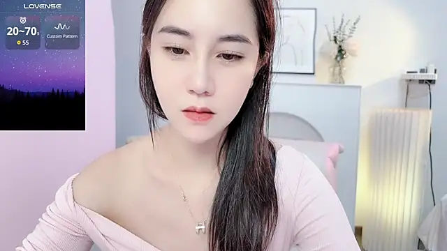 Snapshot of newwell chatting on 10/21/25, 02:51 newwell online show from 10/21/25, 02:51