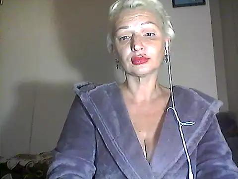 Snapshot of MaryJane441 chatting on 10/01/25, 06:25 MaryJane441 online show from 10/01/25, 06:25