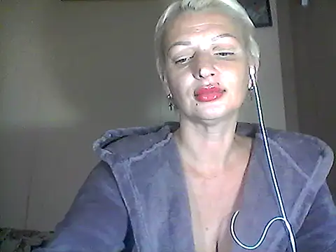 Snapshot of MaryJane441 chatting on 10/05/25, 07:34 MaryJane441 online show from 10/05/25, 07:34