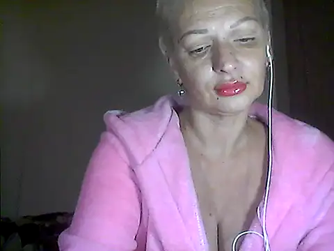 Snapshot of MaryJane441 chatting on 10/17/25, 08:00 MaryJane441 online show from 10/17/25, 08:00