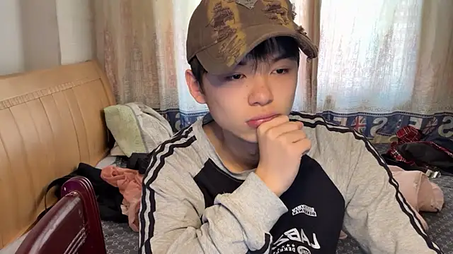 xiaottt1918 online show from 01/10/25, 08:29