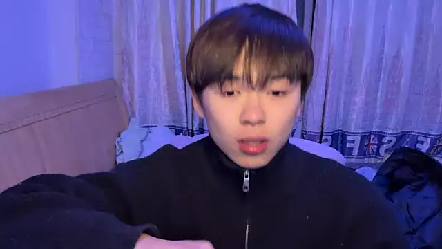 xiaottt1918 online show from 01/11/25, 05:07