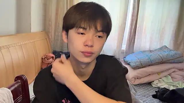 xiaottt1918 online show from 01/12/25, 04:21