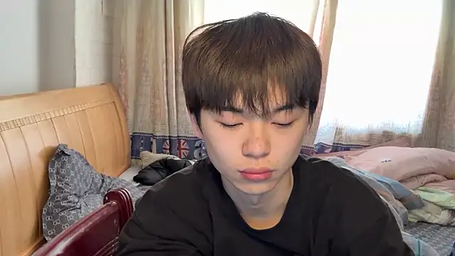 xiaottt1918 online show from 01/13/25, 05:23