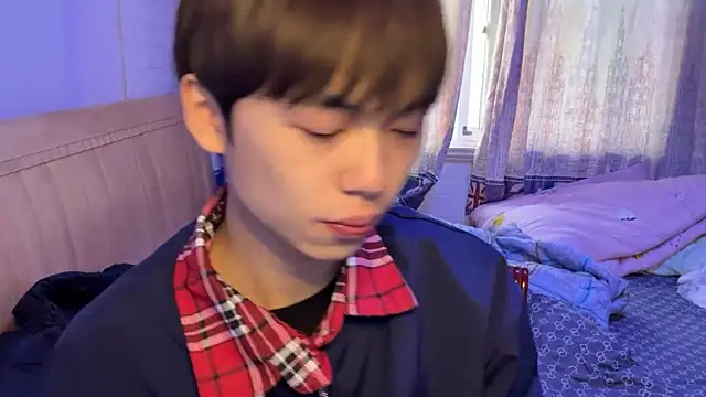 xiaottt1918 online show from 01/14/25, 08:41