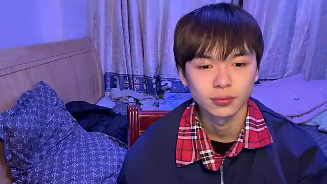 xiaottt1918 online show from 01/14/25, 02:43