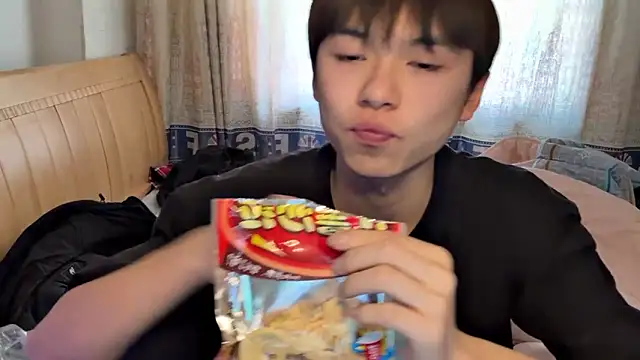 xiaottt1918 online show from 01/16/25, 08:33