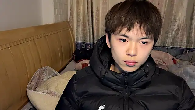 xiaottt1918 online show from 01/22/25, 12:17