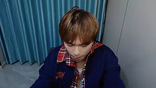 xiaottt1918 online show from 04/01/26, 01:41
