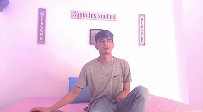 harrytomson 1 online show from 12/15/24, 02:27