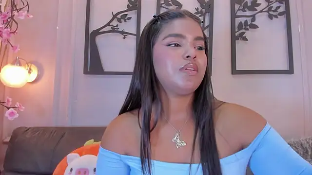 Snapshot of zoe_roux21 chatting on 10/01/25, 03:12 zoe roux21 online show from 10/01/25, 03:12