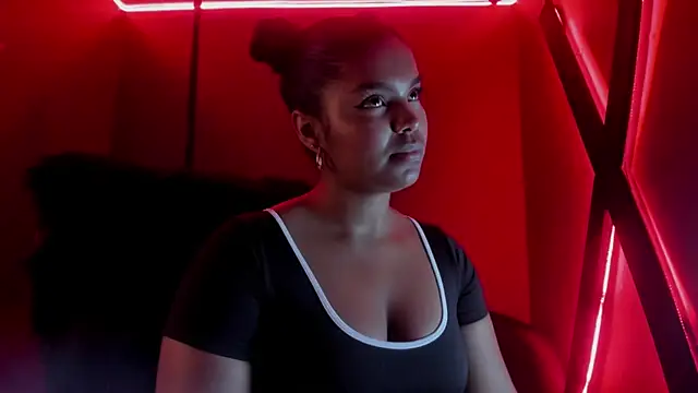 Snapshot of zoe_roux21 chatting on 10/17/25, 01:09 zoe roux21 online show from 10/17/25, 01:09