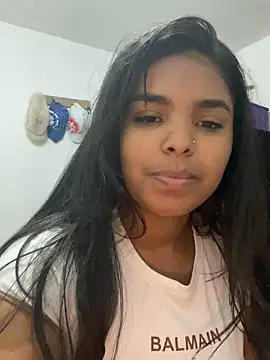 Snapshot of zoe_roux21 chatting on 10/20/25, 11:16 zoe roux21 online show from 10/20/25, 11:16