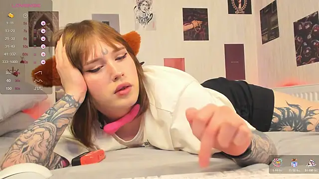 Snapshot of Spliti_moon chatting on 11/21/25, 12:59 Spliti moon online show from 11/21/25, 12:59