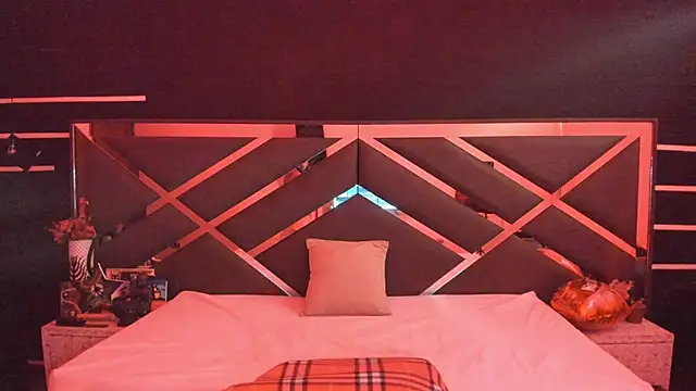 Snapshot of SexyNaf chatting on 09/23/25, 07:39 SexyNaf online show from 09/23/25, 07:39