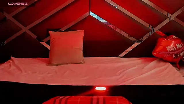 Snapshot of SexyNaf chatting on 10/02/25, 07:10 SexyNaf online show from 10/02/25, 07:10