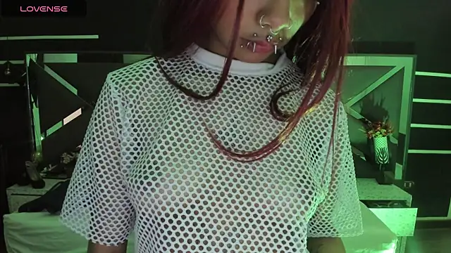 Snapshot of SexyNaf chatting on 10/04/25, 09:02 SexyNaf online show from 10/04/25, 09:02