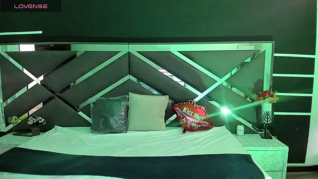 Snapshot of SexyNaf chatting on 10/08/25, 07:22 SexyNaf online show from 10/08/25, 07:22