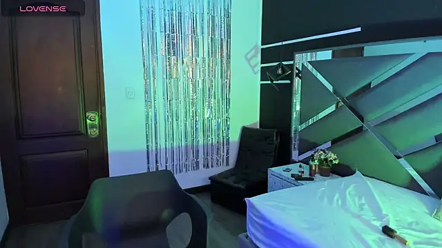 Snapshot of SexyNaf chatting on 10/18/25, 07:36 SexyNaf online show from 10/18/25, 07:36