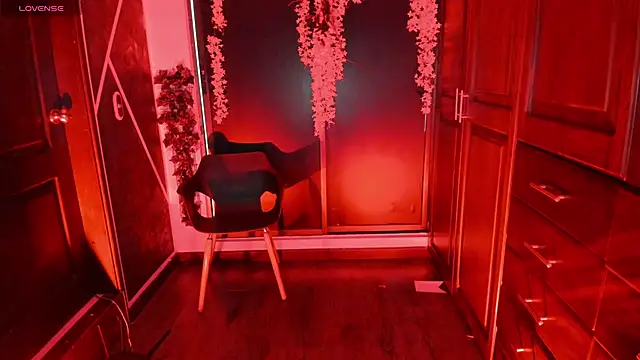 Snapshot of SexyNaf chatting on 11/04/25, 07:13 SexyNaf online show from 11/04/25, 07:13