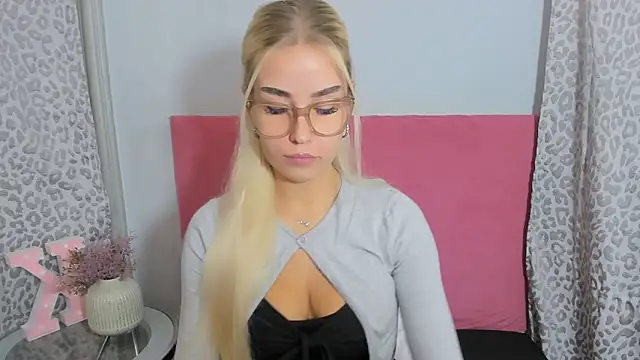 KristyHoney online show from 11/15/25, 09:11