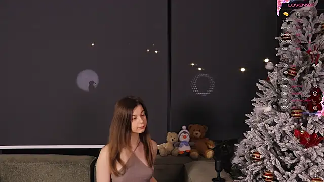 Snapshot of AnnaSiren chatting on 01/07/25, 03:35 AnnaSiren online show from 01/07/25, 03:35