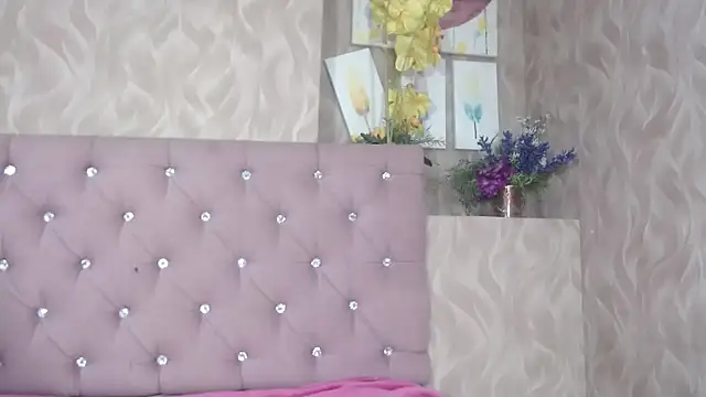 Snapshot of AnnieSoul chatting on 10/11/25, 02:37 AnnieSoul online show from 10/11/25, 02:37