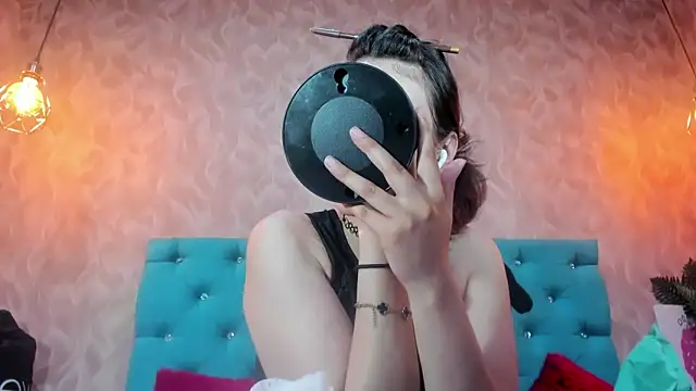 Snapshot of AnnieSoul chatting on 10/23/25, 06:28 AnnieSoul online show from 10/23/25, 06:28