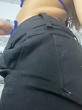 Snapshot of Carlaat chatting on 12/02/24, 10:45 Carlaat online show from 12/02/24, 10:45