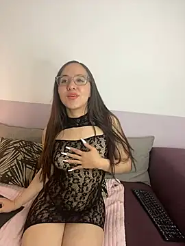 Snapshot of Carlaat chatting on 12/10/24, 09:11 Carlaat online show from 12/10/24, 09:11