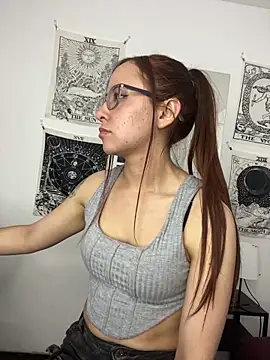 Snapshot of Carlaat chatting on 12/20/24, 12:19 Carlaat online show from 12/20/24, 12:19