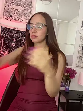 Snapshot of Carlaat chatting on 12/20/24, 11:16 Carlaat online show from 12/20/24, 11:16