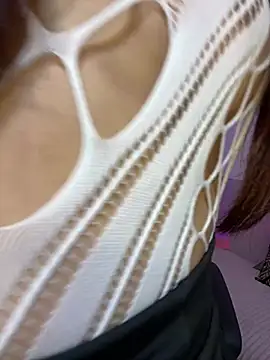 Snapshot of Carlaat chatting on 02/04/25, 06:06 Carlaat online show from 02/04/25, 06:06