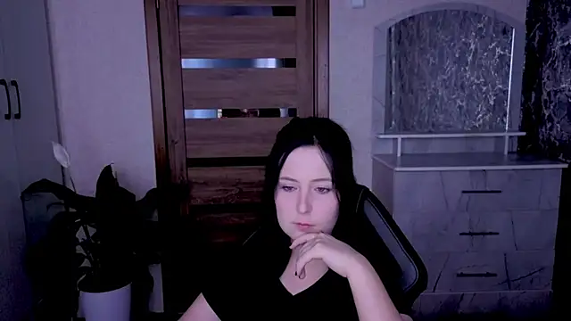Kristy-Max online show from 07/08/26, 10:25