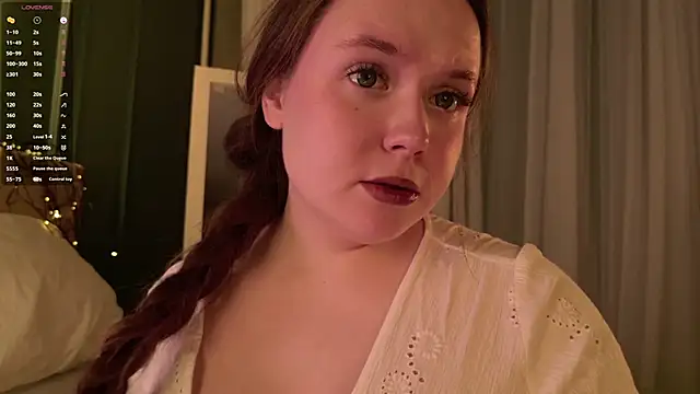 Snapshot of SunnyRisha chatting on 11/17/25, 05:13 SunnyRisha online show from 11/17/25, 05:13